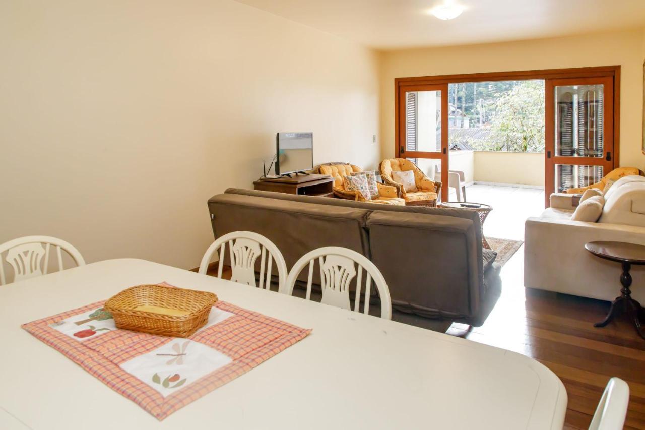 Apartamento Amplo E Aconchegante Na Av Das Hortencias No Centro De Gramado Ngoại thất bức ảnh